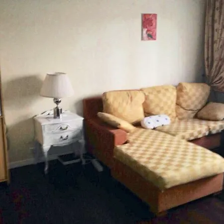 Quarto em Acomodações Particulares Centro *